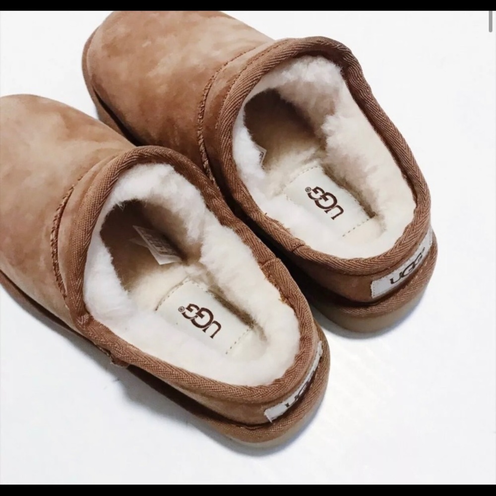 UGG Classic slippers, US 5 NWB